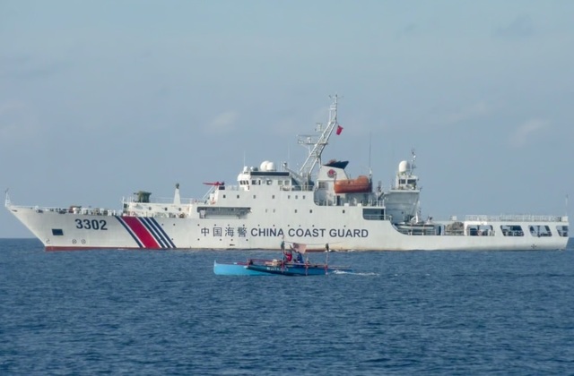 Lực lượng Tuần duyên Philippines tung chiến lược mới đối phó Trung Quốc ở Biển Đông - Ảnh 1.