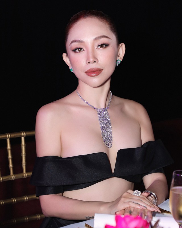 Tóc Tiên đại diện Việt Nam, tỏa sắc trên thảm đỏ sự kiện thời trang tại Singapore - Ảnh 5.