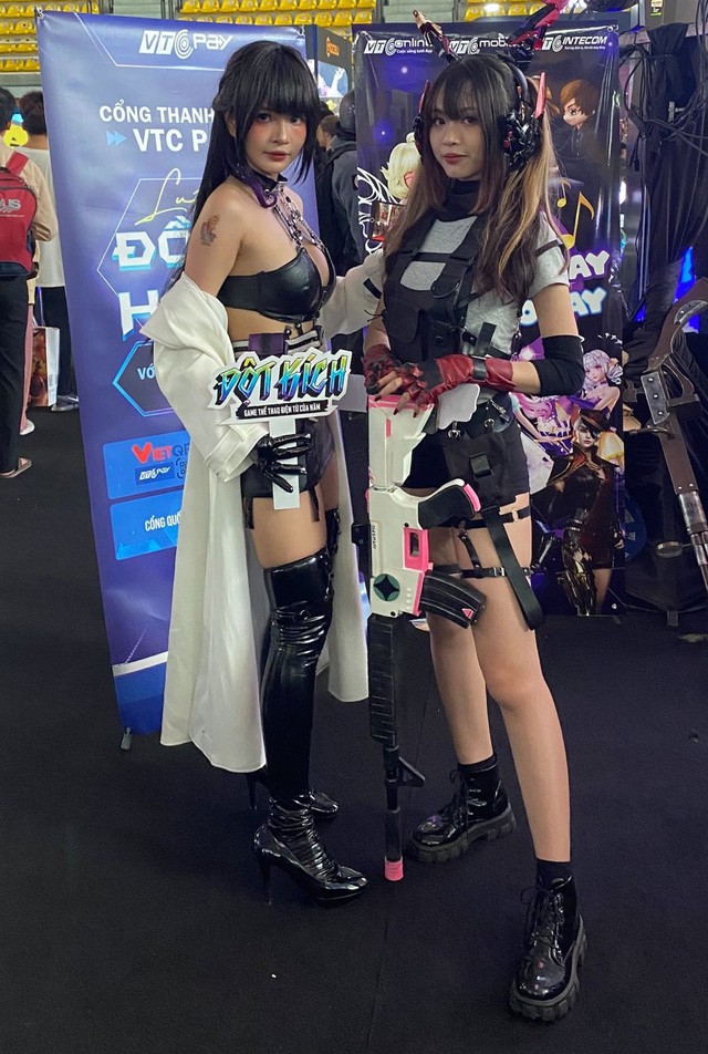 Cosplay tựa game Đột Kích