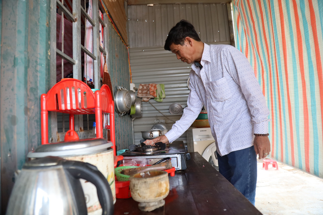 Xây 'cao tốc' trong lòng dân: Dỡ nhà trước tết nhường đất cho cao tốc - Ảnh 4. Xây 'cao tốc' trong lòng dân: Dỡ nhà trước tết nhường đất cho cao tốc - Ảnh 4.