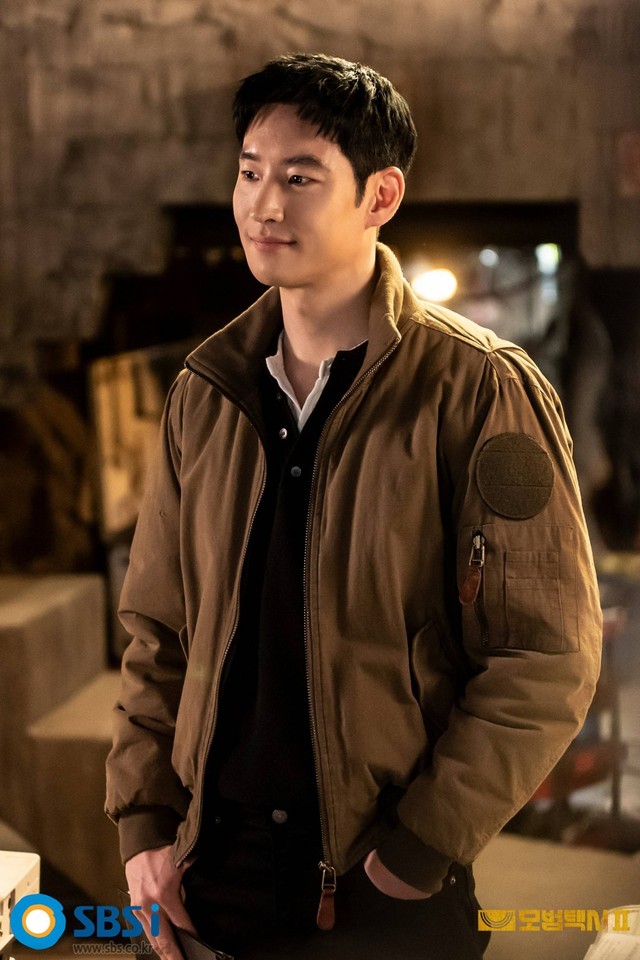 Diễn xuất biến hóa không ngừng của Lee Je Hoon trong ‘Taxi Driver 2’ - Ảnh 1.