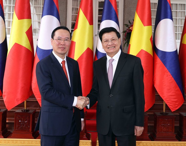 Chủ tịch nước Võ Văn Thưởng bắt đầu chuyến thăm chính thức Lào - Ảnh 1.