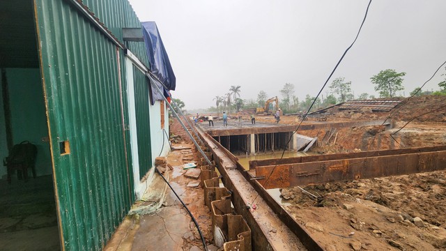 Hà Tĩnh: Thi công dự án mương thoát nước hơn 12 tỉ đồng làm nứt nhà dân - Ảnh 4.