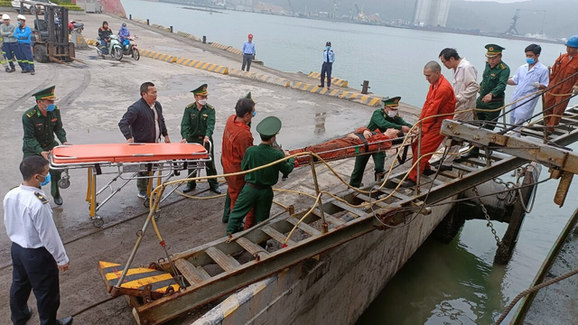 3 thuyền viên Trung Quốc gặp nạn nghi do ngạt khí - Ảnh 1.