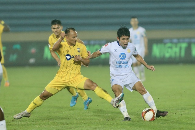 Nam Định tạo nên  sức hấp dẫn cho cuộc đua vô địch V-League - Ảnh 1.