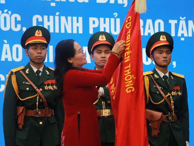 Huyện Củ Chi đón nhận Huân chương Độc lập hạng ba của Chủ tịch nước - Ảnh 1.