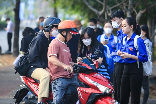 Tuyển sinh 2023: Bao nhiêu điểm thì trúng tuyển ngành ‘hot’? - Ảnh 1.