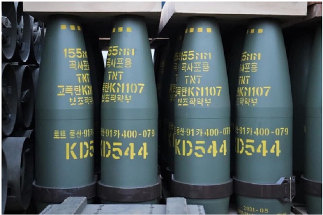 Hàn Quốc cho Mỹ mượn 500.000 quả đạn pháo 155 mm? - Ảnh 1. Hàn Quốc cho Mỹ mượn 500.000 quả đạn pháo 155 mm? - Ảnh 1.
