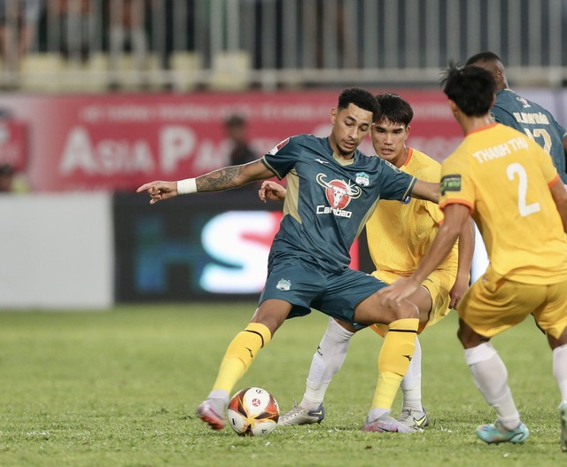 Nam Định tạo nên  sức hấp dẫn cho cuộc đua vô địch V-League - Ảnh 4.