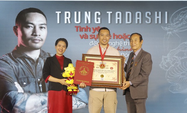 Nghệ sĩ Trung Tadashi nhận 'Bằng xác lập kỷ lục' của Tổ chức Kỷ lục Việt Nam - Ảnh 11.
