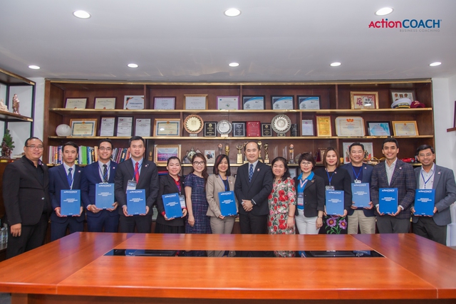 ActionCOACH Vietnam trao bằng tốt nghiệp cho MC Quốc Khánh và các Nhà Huấn luyện doanh nghiệp - Ảnh 4.