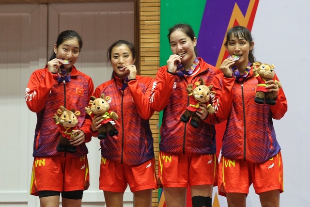 Cặp song sinh Việt kiều của bóng rổ Việt Nam xuất hiện trên trang chủ SEA Games - Ảnh 2.