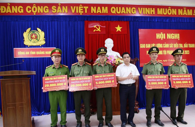Quảng Nam: Triệt phá đường dây mua bán hơn 8,7 tấn thuốc nổ liên tỉnh - Ảnh 2.