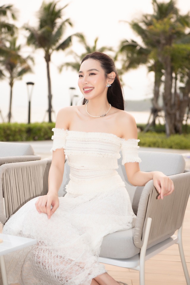 Hoa hậu Thùy Tiên: Thái độ là thứ quan trọng nhất trong showbiz - Ảnh 3.