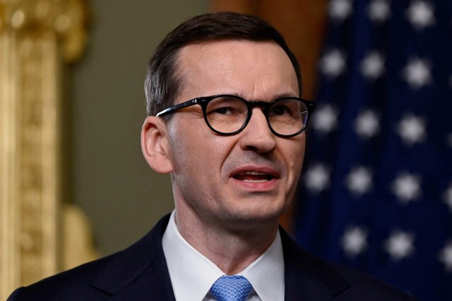 Thủ tướng Ba Lan cảnh báo 'sai lầm nghiêm trọng' nếu châu Âu ngả về Trung Quốc - Ảnh 1.