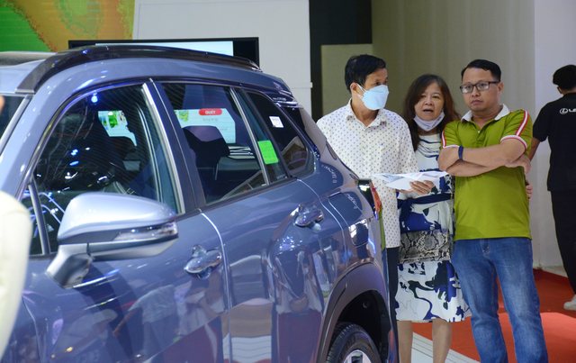 5 mẫu SUV, Crossover 7 chỗ đang giảm giá cả trăm triệu đồng tại Việt Nam - Ảnh 1.