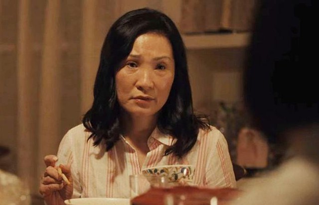 Nghệ sĩ Hồng Đào gây thương nhớ với món canh chua Việt Nam trong phim 'Beef' - Ảnh 1.