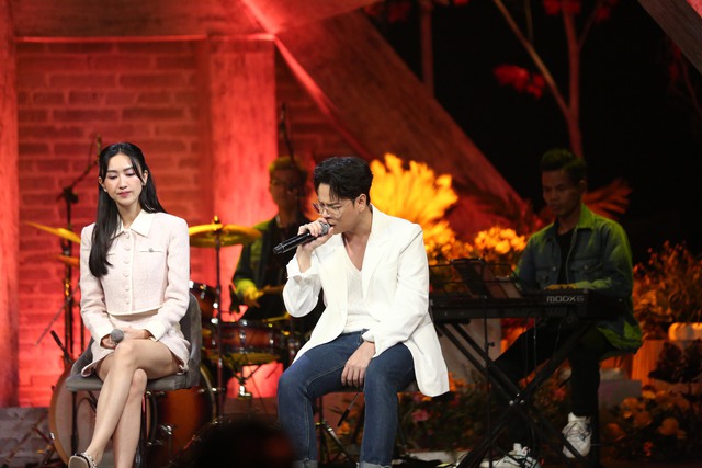 Á hậu Hà Thu bất ngờ 'kể xấu' người cũ trên sóng truyền hình - Ảnh 1. Á hậu Hà Thu bất ngờ 'kể xấu' người cũ trên sóng truyền hình - Ảnh 1.