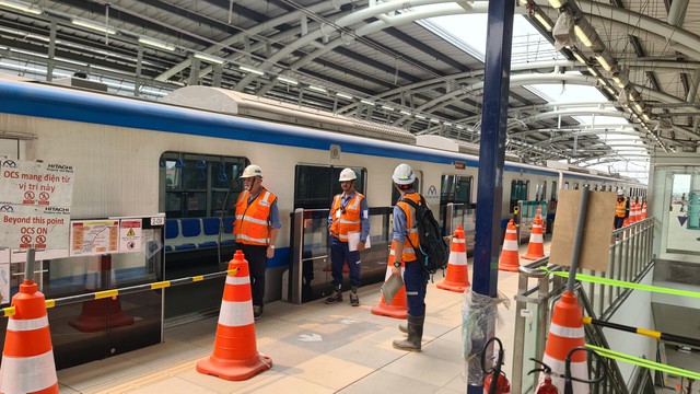 Thủ tướng đi thử nghiệm tàu metro Bến Thành - Suối Tiên - Ảnh 5.