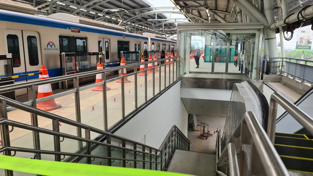 Thủ tướng đi thử nghiệm tàu metro Bến Thành - Suối Tiên - Ảnh 9.
