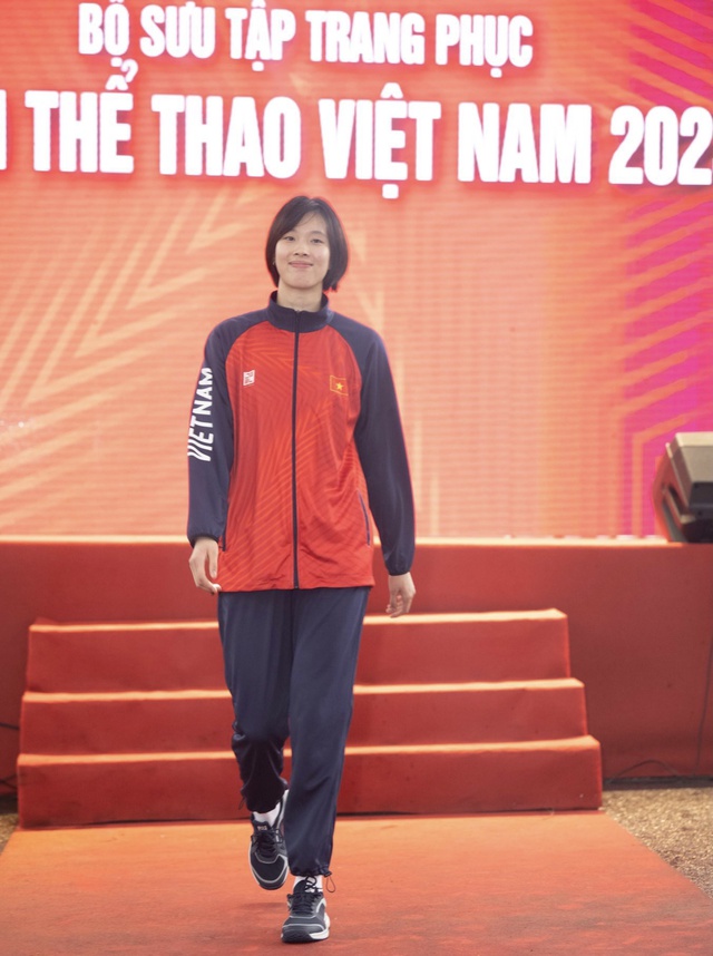 Trưởng đoàn thể thao Việt Nam Đặng Hà Việt nói gì về trái bóng được SEA Games 32 chọn? - Ảnh 3.