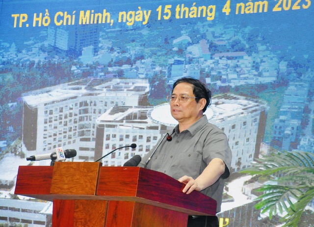 Thủ tướng Phạm Minh Chính cắt băng khánh thành Bệnh viện Ung Bướu TP.HCM cơ sở 2 - Ảnh 1.