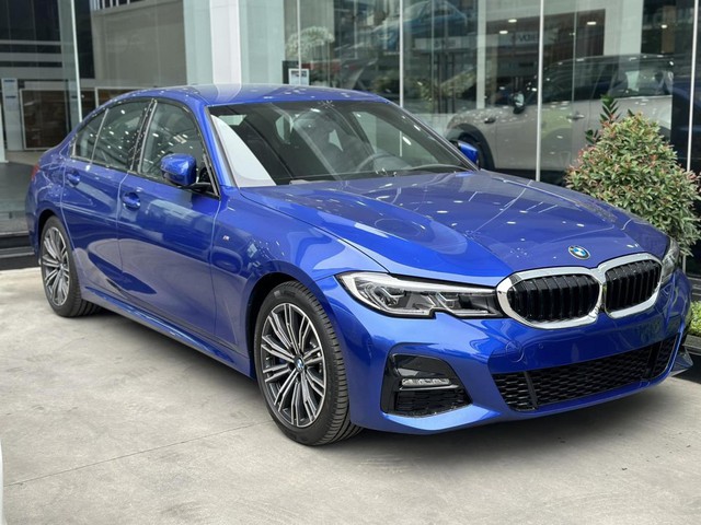 BMW 3 Series được giảm gần 90 triệu đồng tại Việt Nam  - Ảnh 1.