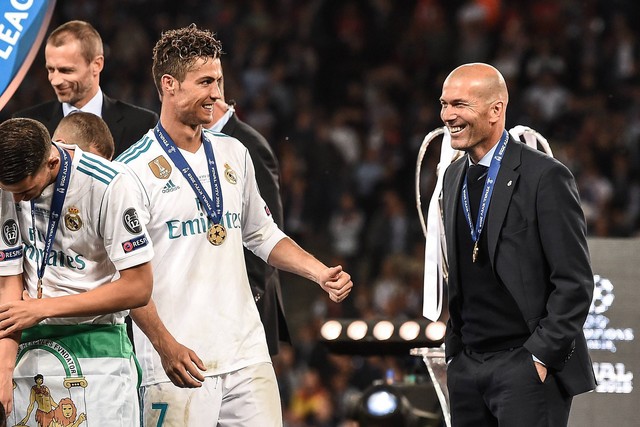 Bị HLV Mourinho từ chối, Cristiano Ronaldo muốn HLV Zidane dẫn dắt CLB Al-Nassr - Ảnh 1.