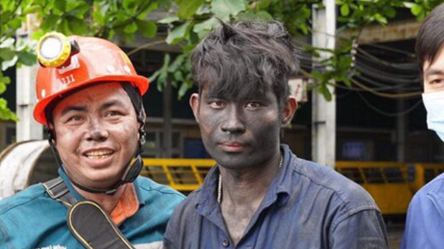 Quảng Ninh: Cứu sống 2 công nhân ngành than mắc kẹt 12 tiếng dưới lò sâu - Ảnh 2.