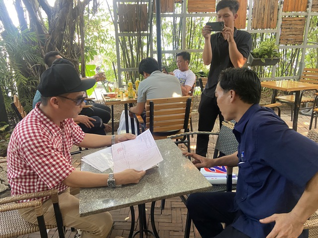 Giám đốc doanh nghiệp bất động sản ở Khánh Hòa đi quán cà phê tiếp thị đất - Ảnh 2.