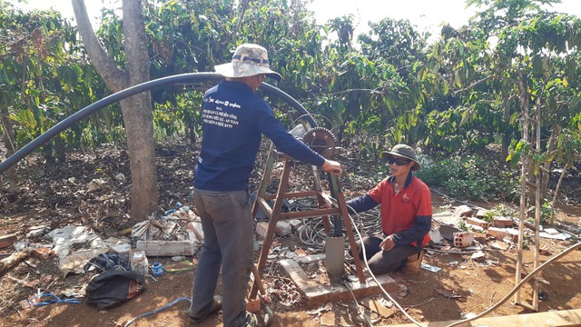 Hàng ngàn héc ta cây trồng bị thiệt hại do hạn hán - Ảnh 1.