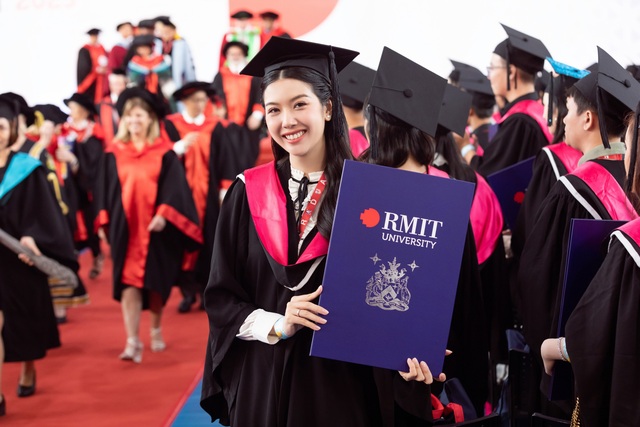 Á hậu Thúy Vân tốt nghiệp Trường Đại học RMIT ở tuổi 30 - Ảnh 3.