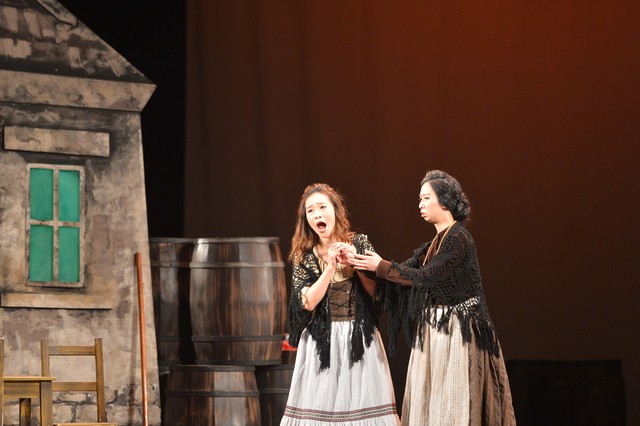 Người xem opera Cavalleria Rusticana kín Nhà hát lớn Hà Nội   - Ảnh 2.