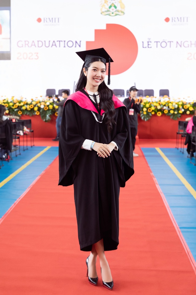 Á hậu Thúy Vân tốt nghiệp Trường Đại học RMIT ở tuổi 30 - Ảnh 4.