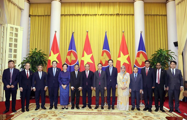 Các Đại sứ ASEAN đến chào và chúc mừng Chủ tịch nước Võ Văn Thưởng - Ảnh 1.