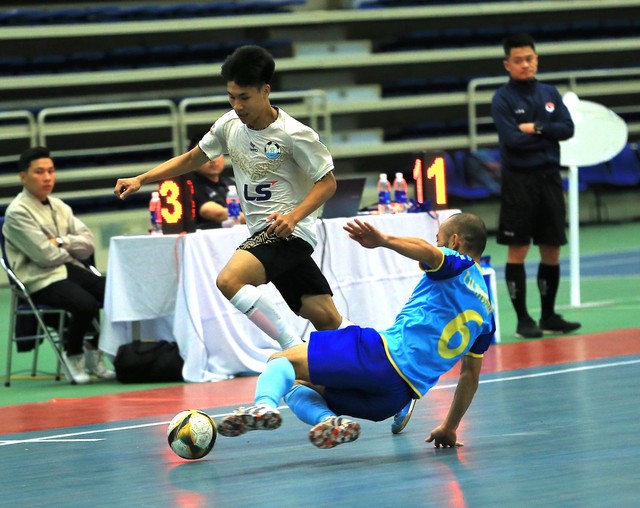 'Lão tướng' Trần Văn Thanh: Người 'không phổi' của futsal Việt Nam - Ảnh 2.