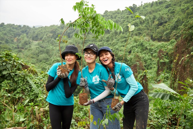 Diễn viên Hồ Quang Mẫn chung tay cùng H'Hen Niê, Thủy Tiên trồng rừng tại Bến En - Ảnh 2.