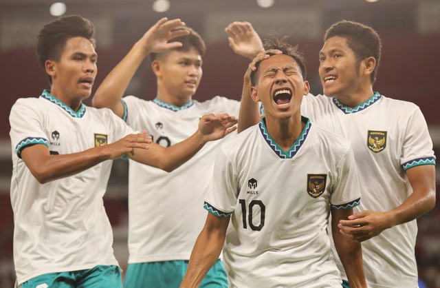 HLV Indra Sjafri bất ngờ chê U.22 Indonesia dù thắng U.22 Li Băng trận tái đấu - Ảnh 1.