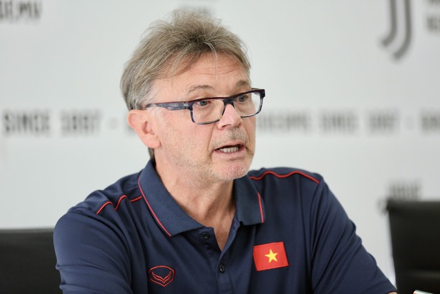 U.22 Việt Nam: Troussier khẳng định chiến lược bảo vệ HCV tại SEA Games 32 - Ảnh 1.