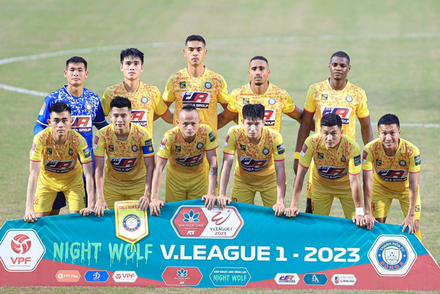 V-League 2023: Đè bẹp đội TP.HCM, CLB Thanh Hóa hiên ngang chiếm ngôi đầu bảng - Ảnh 1.