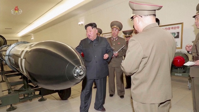 Lãnh đạo Triều Tiên ra lệnh phóng vệ tinh như kế hoạch - Ảnh 1.