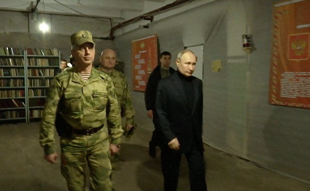 Tổng thống Putin đến Kherson, Luhansk - Ảnh 1.