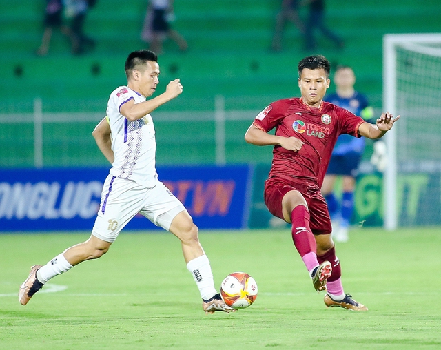 V-League 2023: Cú ngã của CLB Hà Nội thổi bùng ngọn lửa đua vô địch - Ảnh 3.