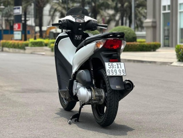 Honda SH 150i cũ hơn 10 năm, 'hét' giá gần 4 tỉ đồng   - Ảnh 1.