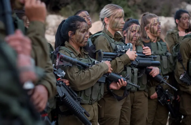 Israel: Nam, nữ quân nhân không chiến đấu chung do khác biệt về sinh lý - Ảnh 1.