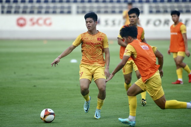 U.22 Việt Nam miệt mài chạy đua cho SEA Games 32 - Ảnh 11.