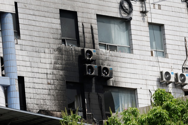 Số người chết trong vụ cháy bệnh viện ở Bắc Kinh tăng lên gần 30 người - Ảnh 1.