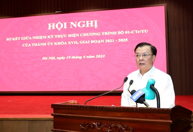 Bí thư Hà Nội: Vẫn tồn tại hiện tượng cán bộ ngại khó, đùn đẩy trách nhiệm - Ảnh 1.