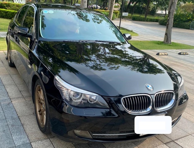 Xe đời cũ BMW 530i dùng số sàn hiếm gặp tại Việt Nam - Ảnh 1.