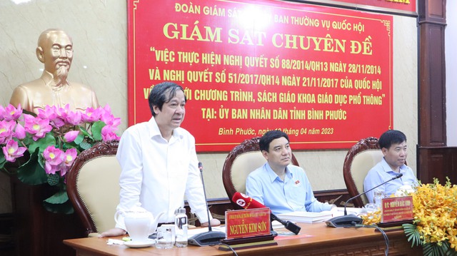 Ủy ban Thường vụ Quốc hội giám sát chương trình, SGK GDPT tại Bình Phước - Ảnh 4.